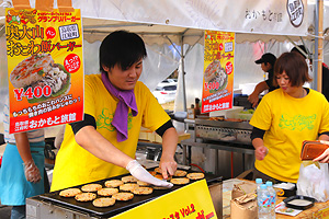 とっとりバーガーフェスタでの販売の様子