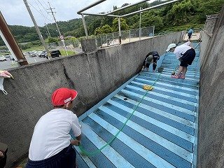 240530プールそうじ (18).jpg