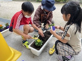 230608人権の花 (20).jpg