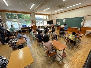 230427　ブナ読み聞かせ (2).jpg