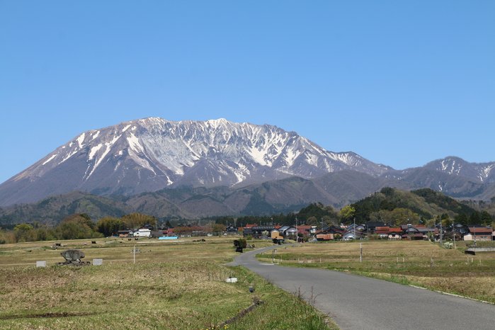 貝田から望む「大山」　江府町貝田