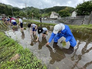 230508　田植え (13).jpg