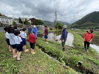 230508　田植え (4).jpg