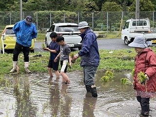 230508　田植え (20).jpg