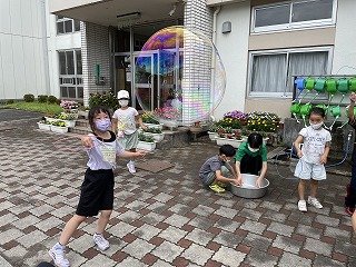 220708シャボン玉（1年） (32).jpg